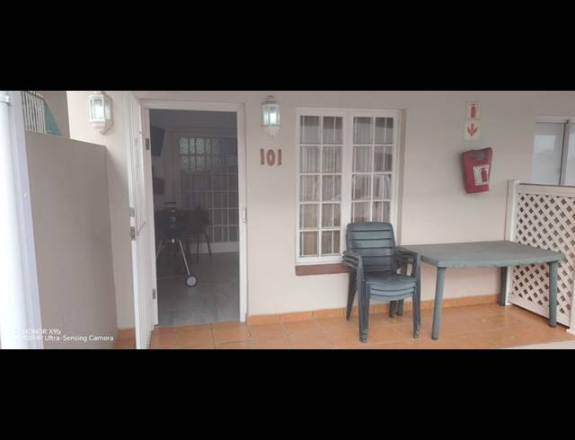 1 BEDROOM APARTMENT FOR SALE IN UVONGO BEACH